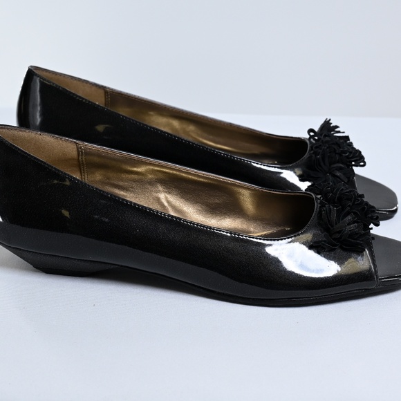 Life Stride Open Toe Shoes - Picture 2 of 5